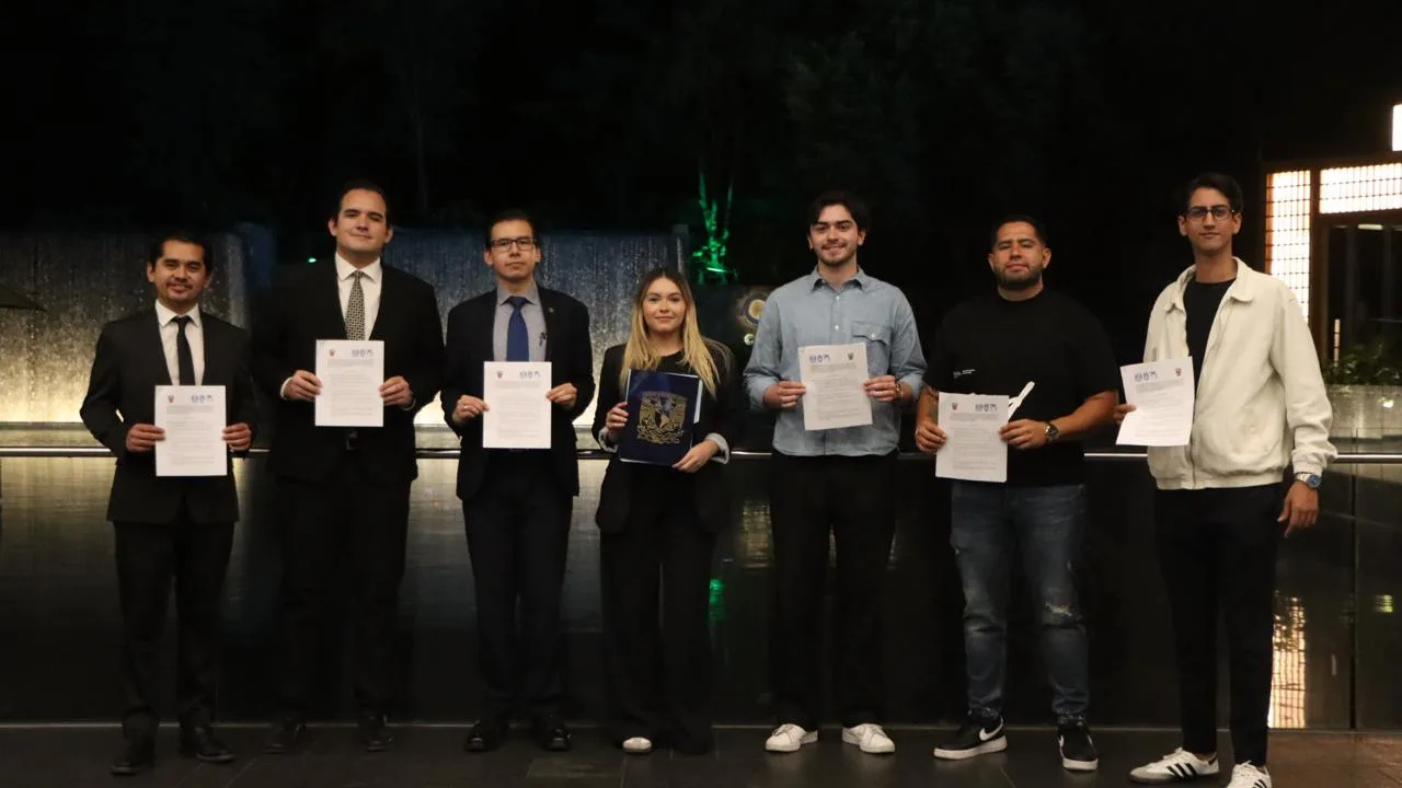 Equipo con cartas de designación de la UNAM